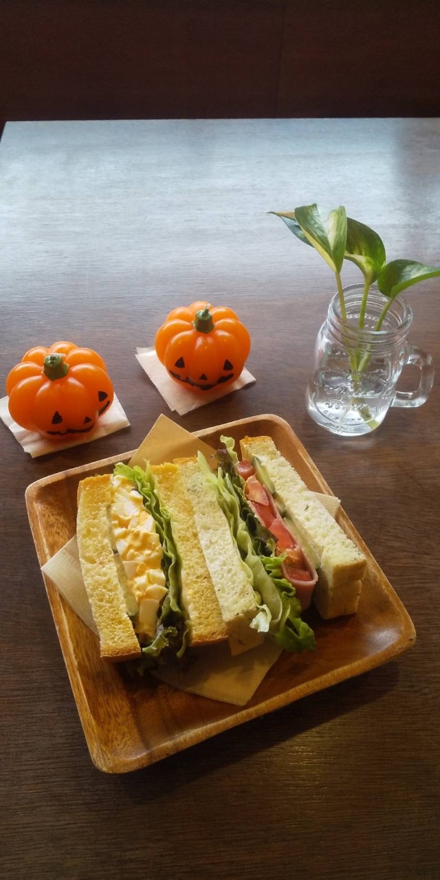 たまごサンド＋やさいのサンド(^O^)／<br>